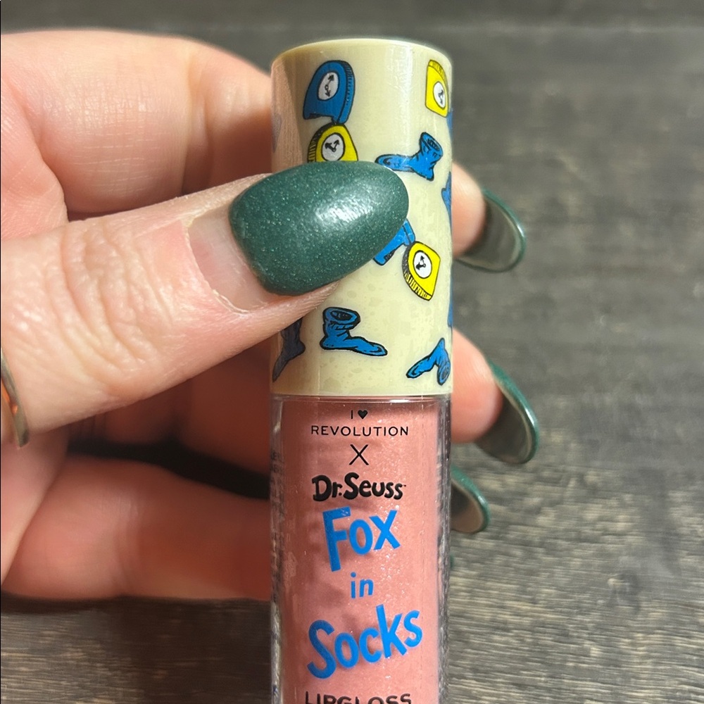 I ❤️ Revolution X Dr Seuss Fox in Socks Lip Gloss‎ - Pink Shimmer - Picture 3 of 3